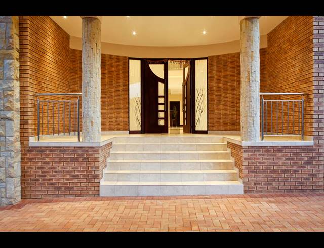 6 BEDROOM HOUSE FOR SALE IN BALLITO CENTRAL